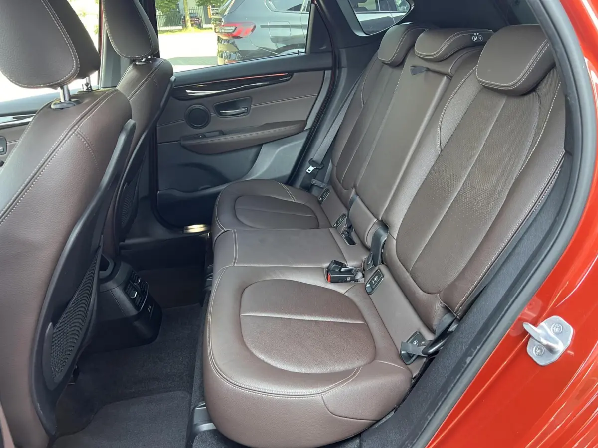 220i High Executive Edition