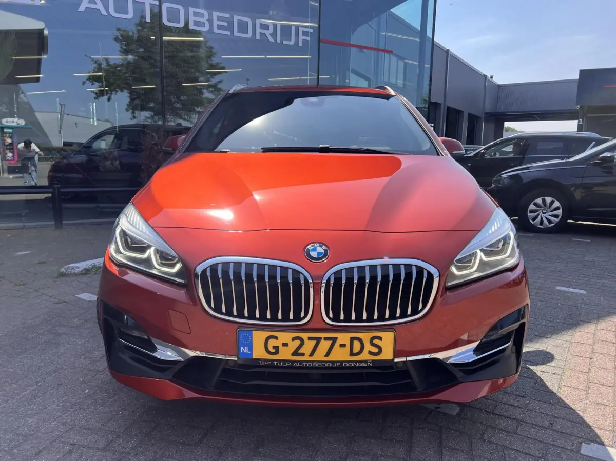 220i High Executive Edition