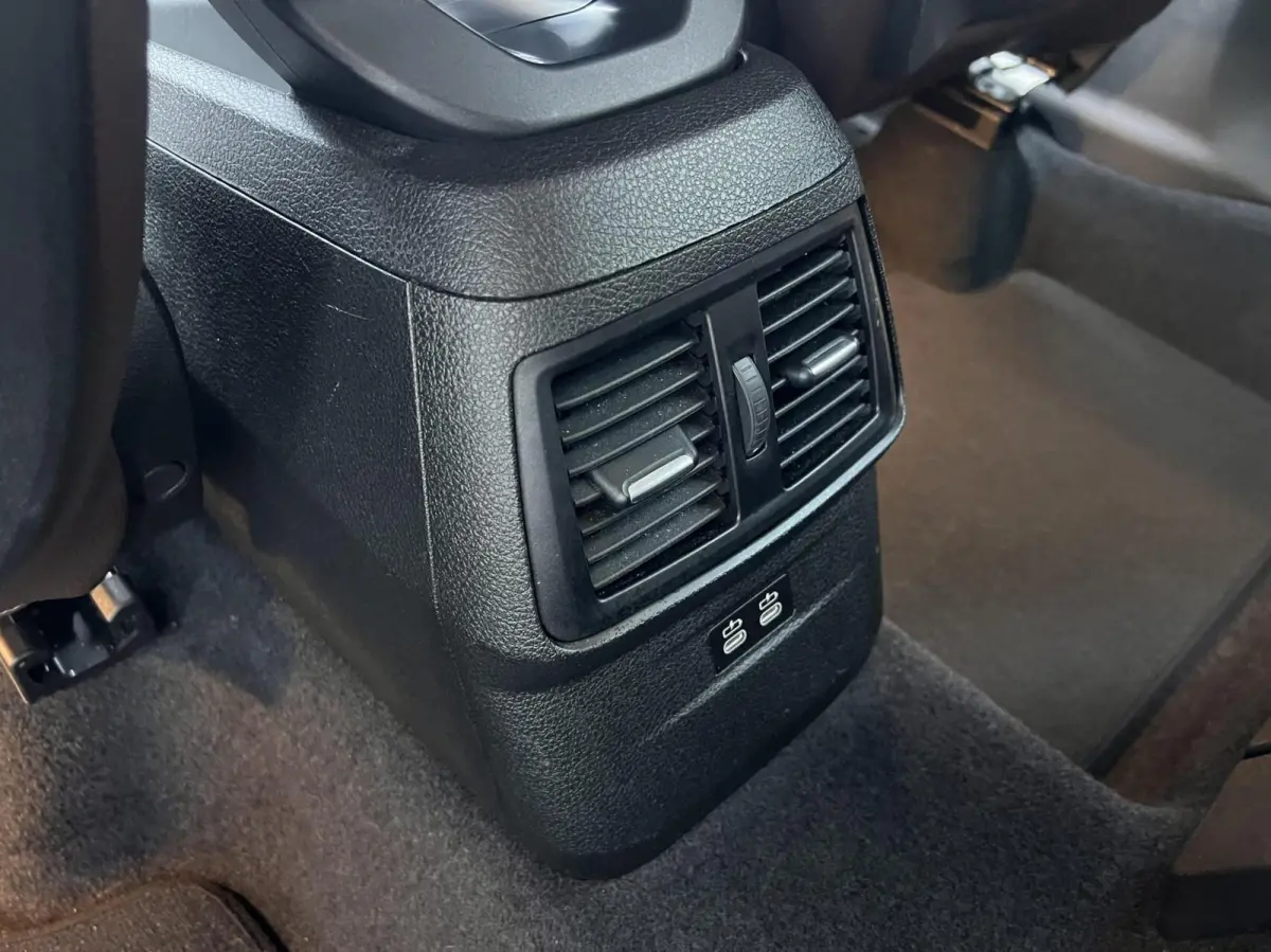 220i High Executive Edition