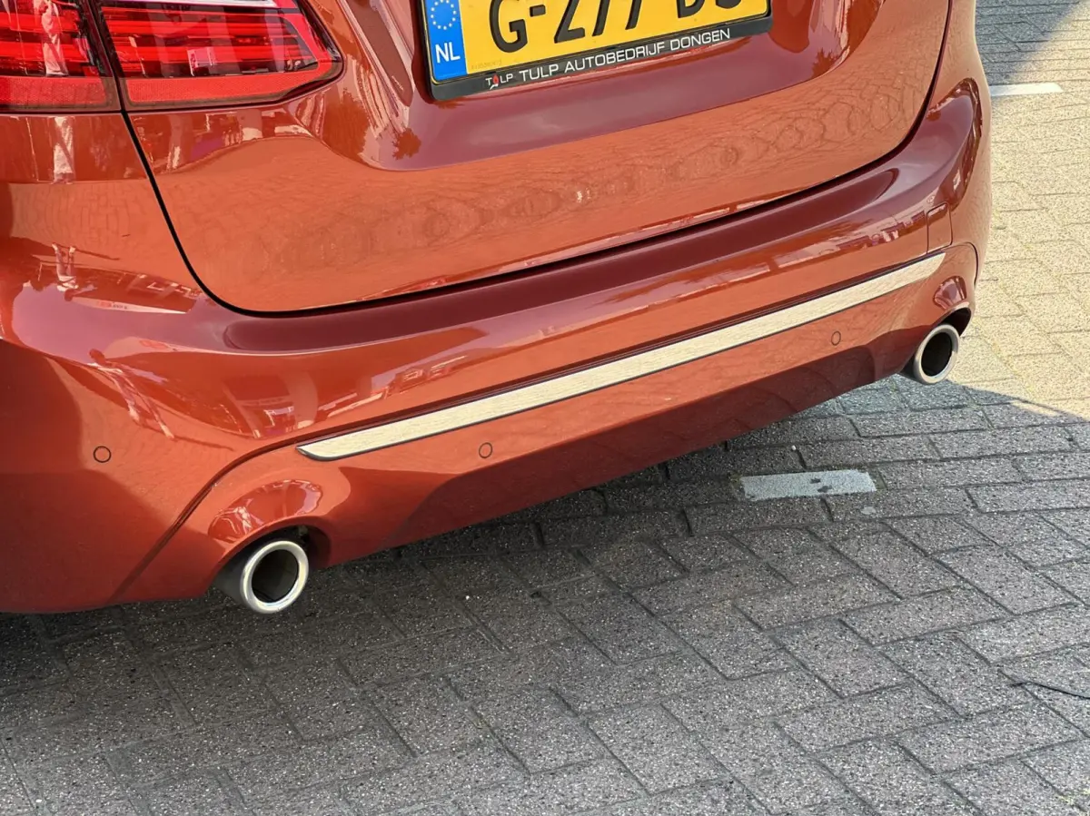 220i High Executive Edition