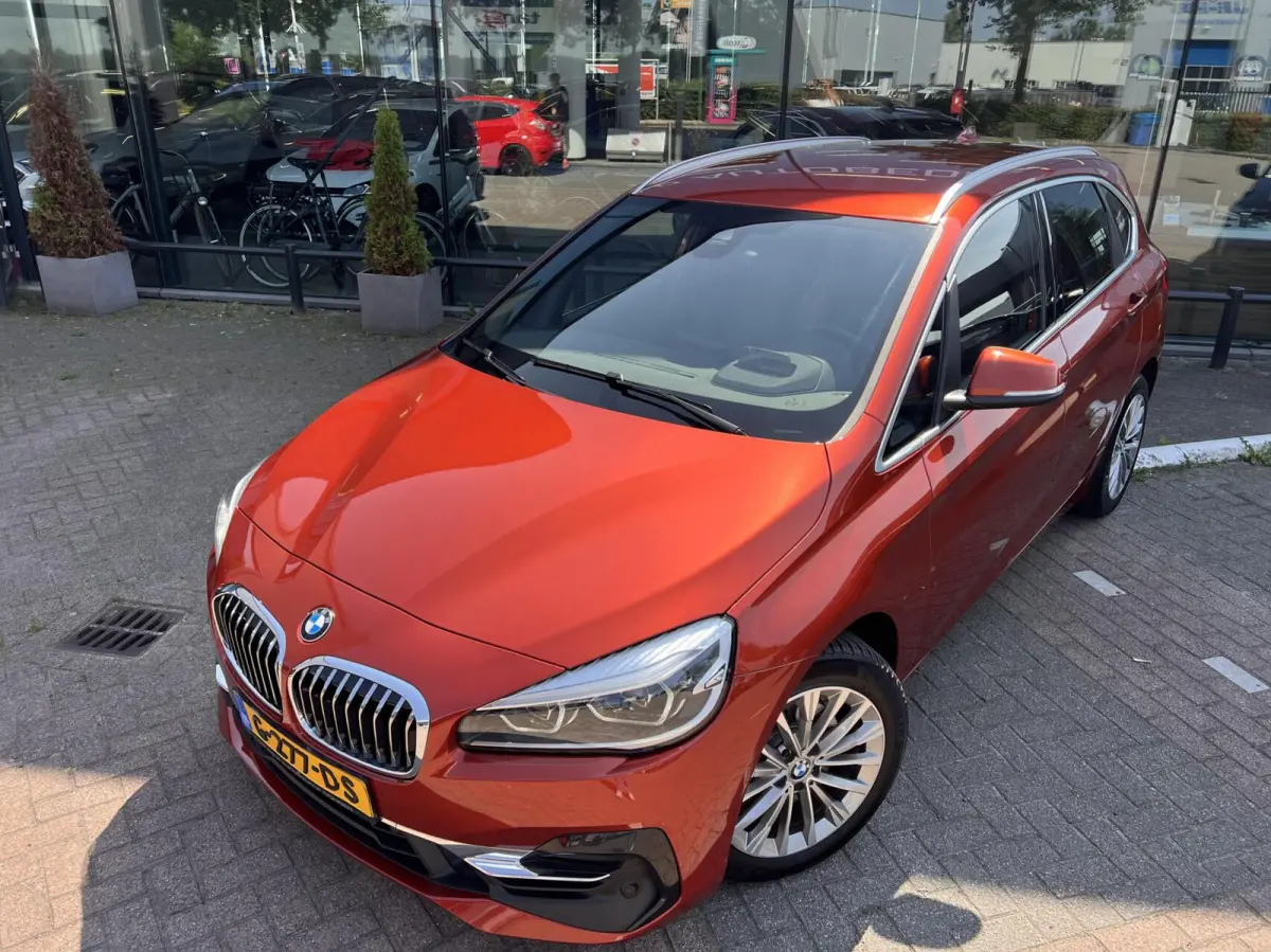 220i High Executive Edition