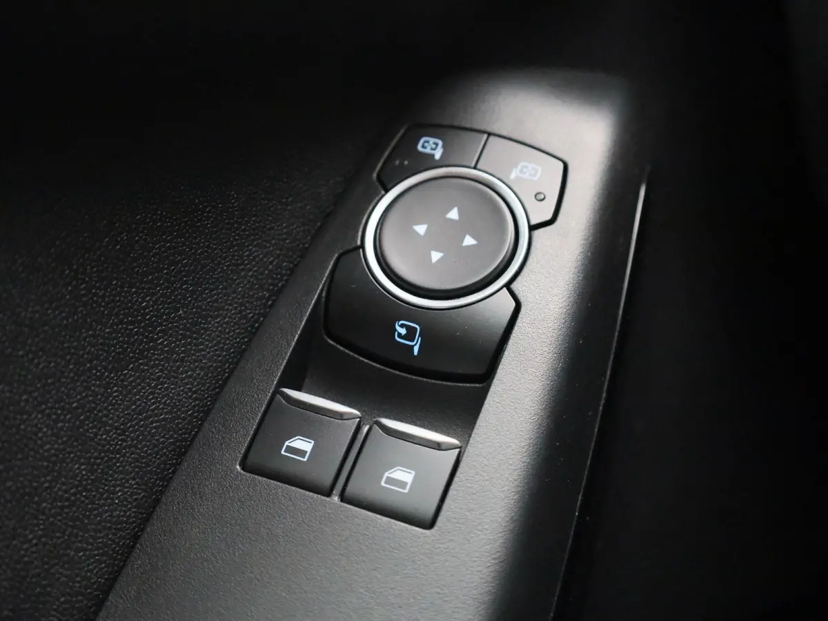 1.0i EcoBoost MHEV 92kW Connected APPLE CARPLAY | PARKEERSENSOREN VOOR EN ACHTER | CRUISE CONTROL | DEALER ONDERHOUDEN