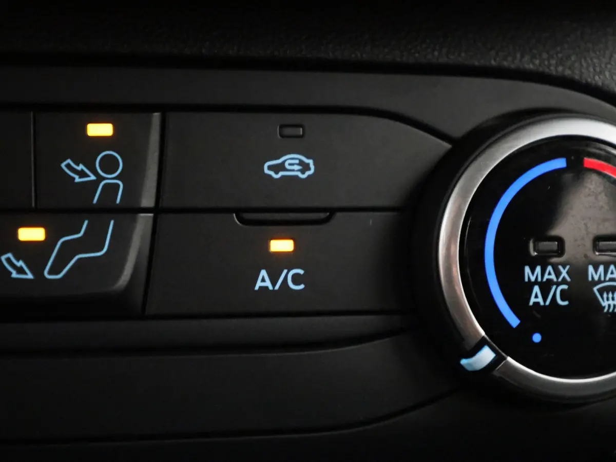 1.0i EcoBoost MHEV 92kW Connected APPLE CARPLAY | PARKEERSENSOREN VOOR EN ACHTER | CRUISE CONTROL | DEALER ONDERHOUDEN