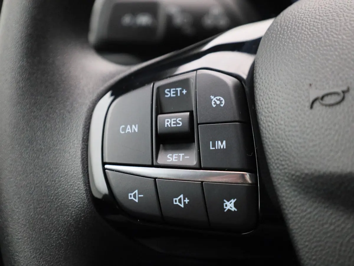 1.0i EcoBoost MHEV 92kW Connected APPLE CARPLAY | PARKEERSENSOREN VOOR EN ACHTER | CRUISE CONTROL | DEALER ONDERHOUDEN