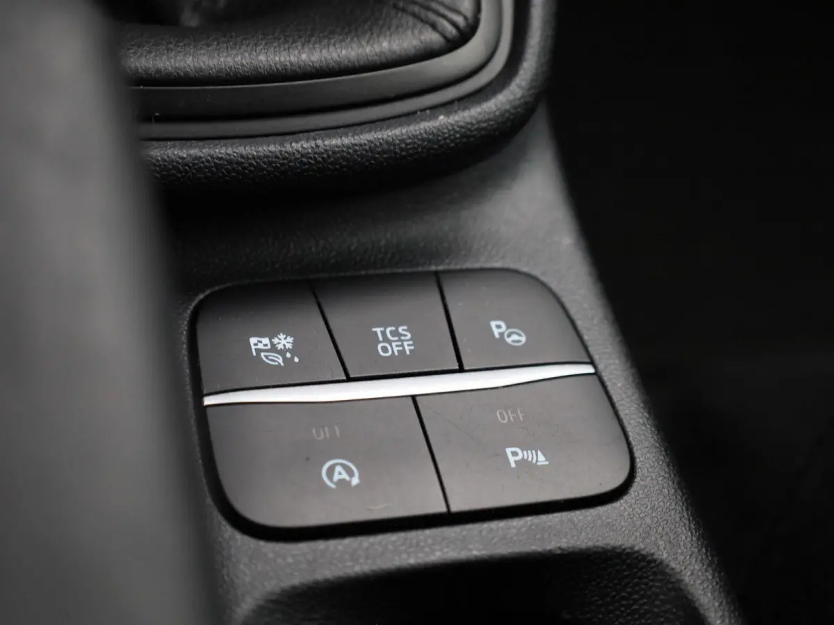 1.0i EcoBoost MHEV 92kW Connected APPLE CARPLAY | PARKEERSENSOREN VOOR EN ACHTER | CRUISE CONTROL | DEALER ONDERHOUDEN