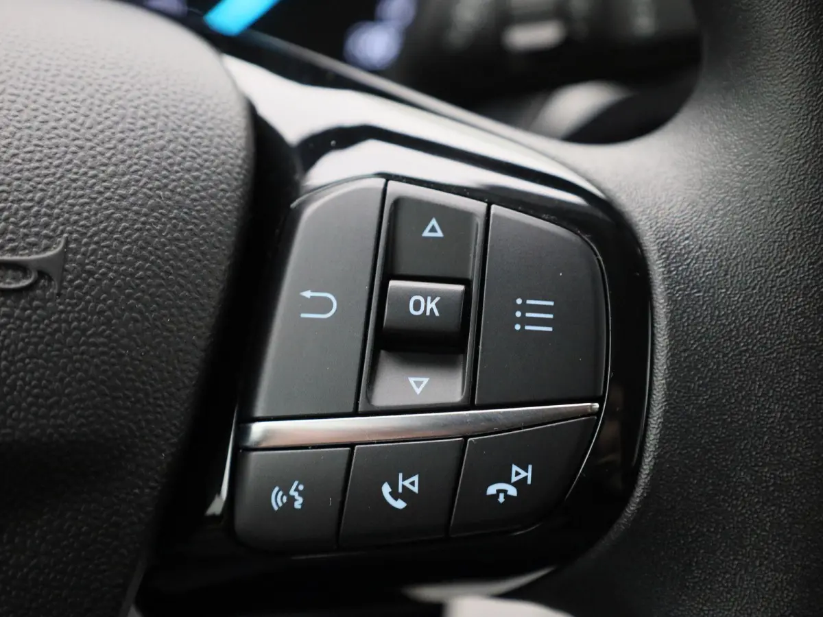 1.0i EcoBoost MHEV 92kW Connected APPLE CARPLAY | PARKEERSENSOREN VOOR EN ACHTER | CRUISE CONTROL | DEALER ONDERHOUDEN