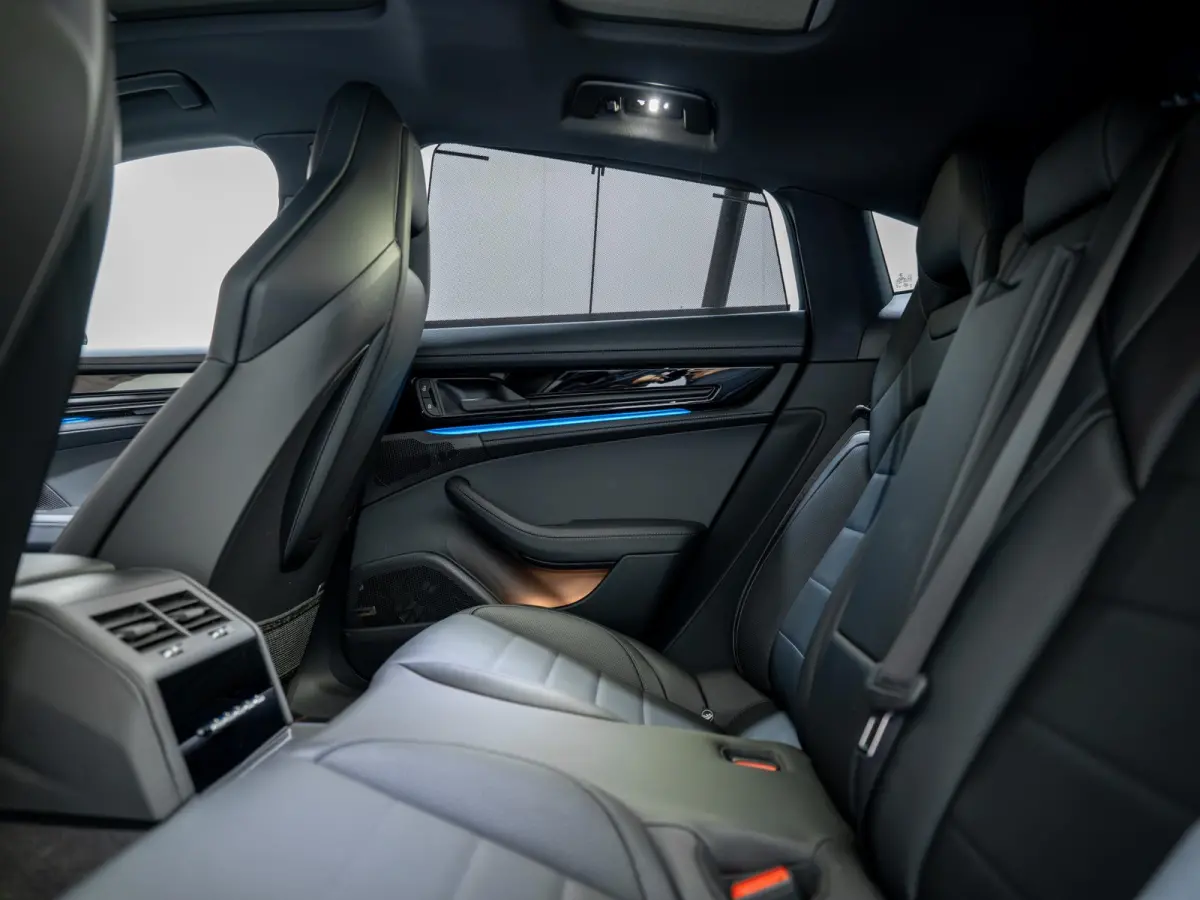 2.9 4S E-Hybrid | SportDesign | Massage | Achterasbest. | Sportuitlaat | Pano | ACC |