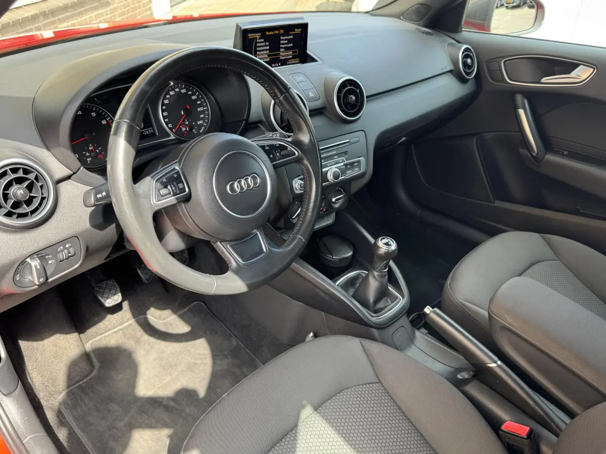1.0 TFSI S-LINE SPORT 5-DEURS/NAVI/2-TONE/NL-AUTO