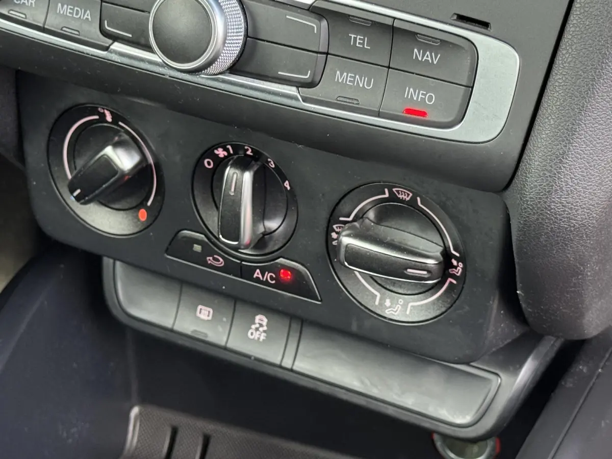 1.0 TFSI S-LINE SPORT 5-DEURS/NAVI/2-TONE/NL-AUTO