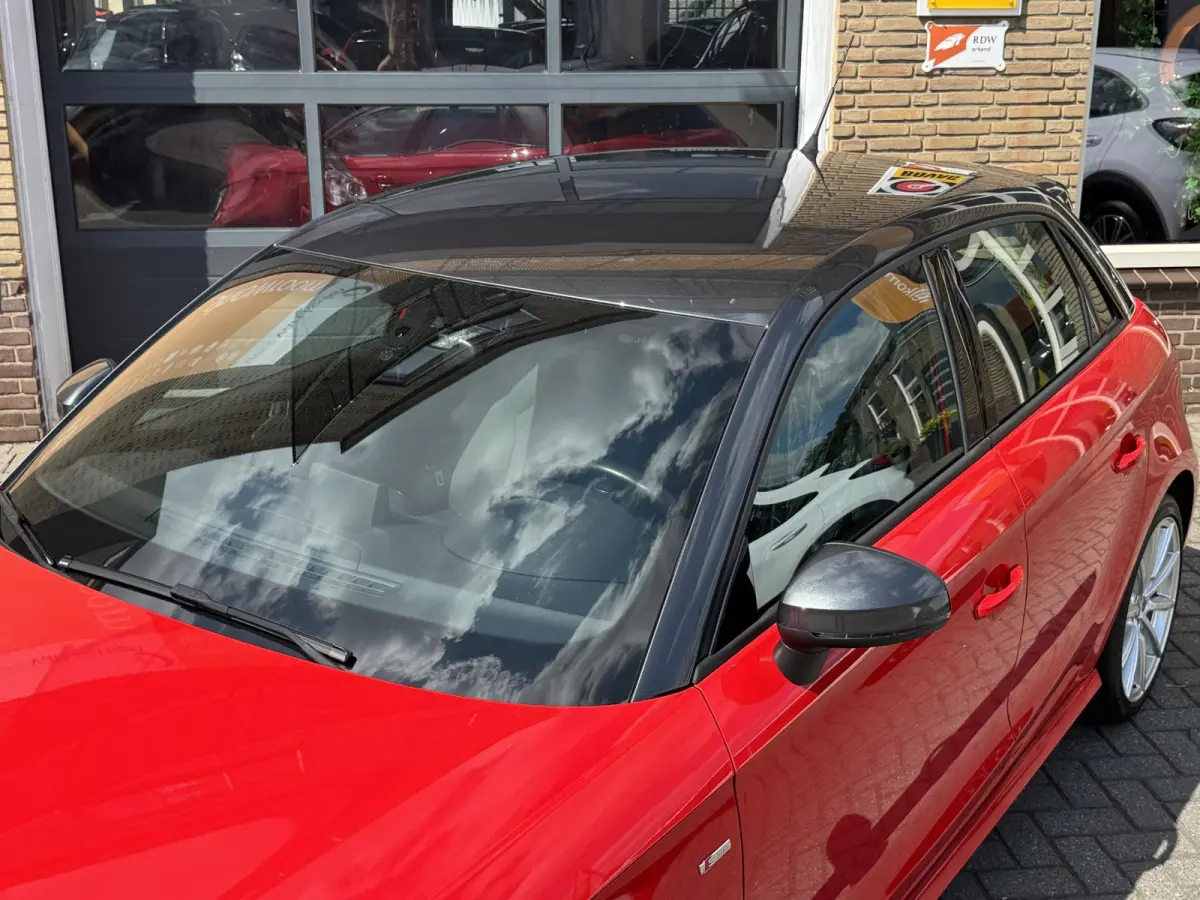 1.0 TFSI S-LINE SPORT 5-DEURS/NAVI/2-TONE/NL-AUTO