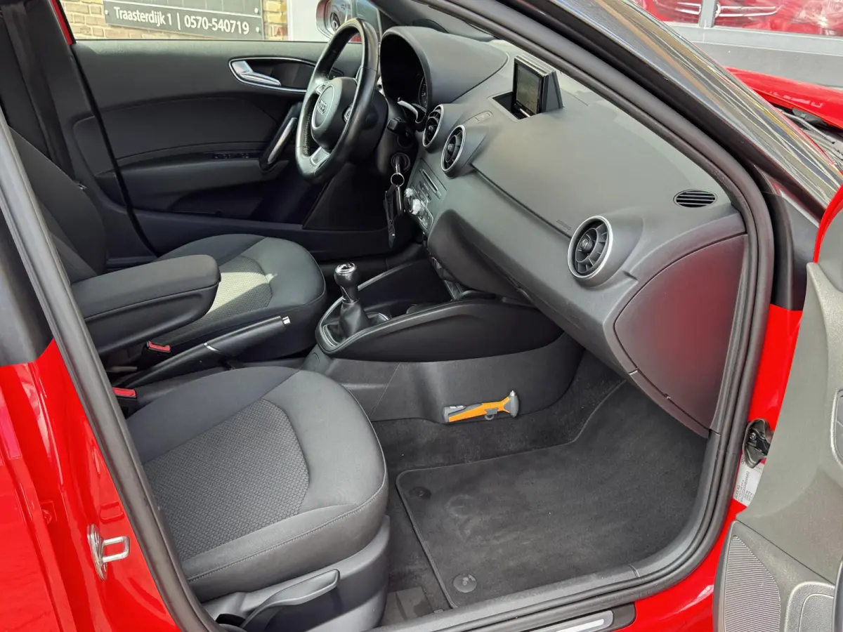 1.0 TFSI S-LINE SPORT 5-DEURS/NAVI/2-TONE/NL-AUTO
