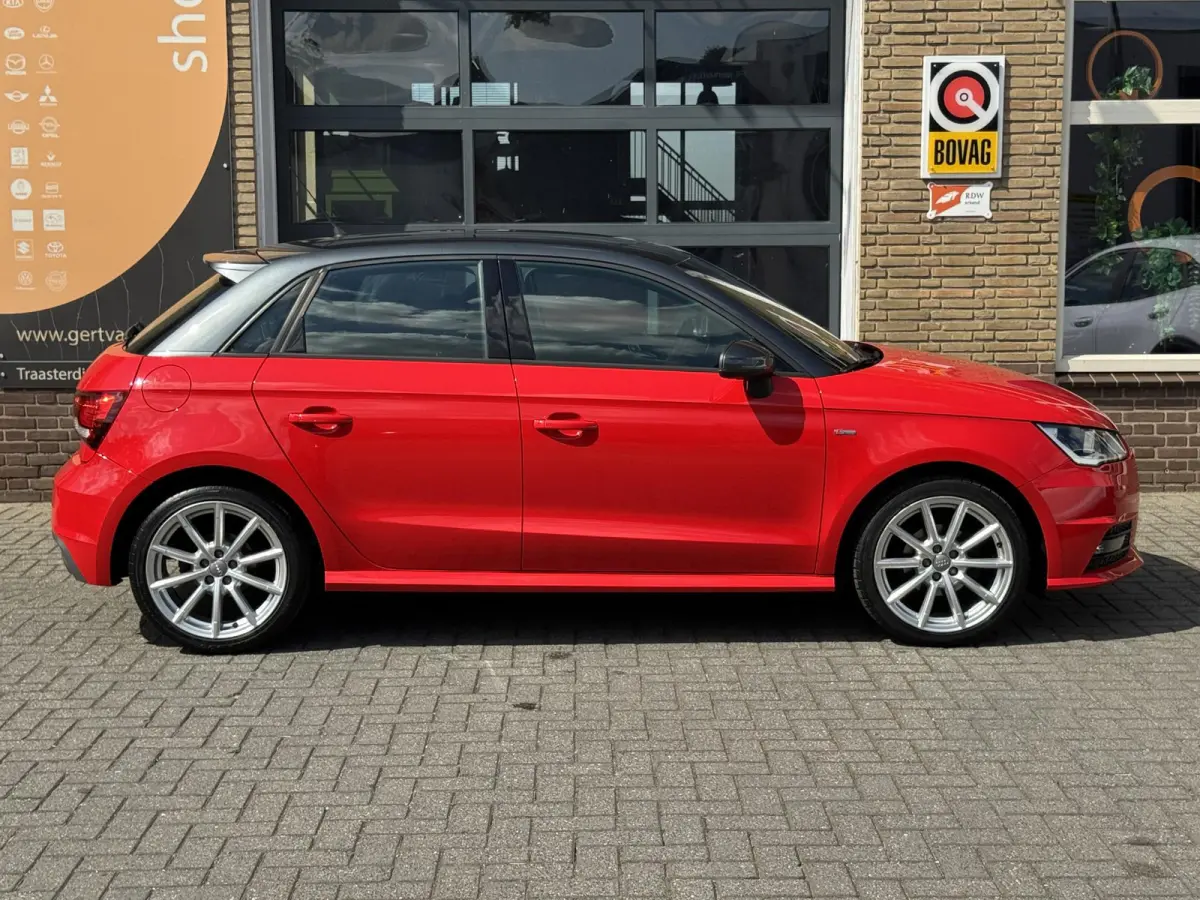 1.0 TFSI S-LINE SPORT 5-DEURS/NAVI/2-TONE/NL-AUTO