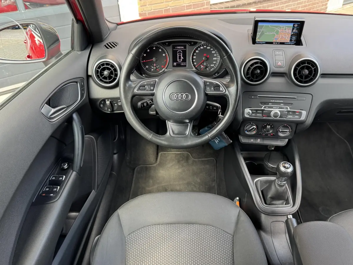 1.0 TFSI S-LINE SPORT 5-DEURS/NAVI/2-TONE/NL-AUTO