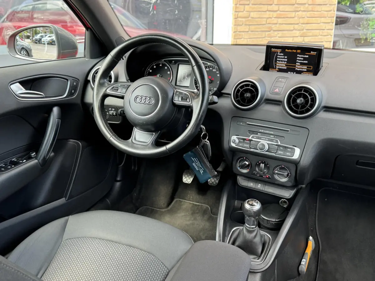 1.0 TFSI S-LINE SPORT 5-DEURS/NAVI/2-TONE/NL-AUTO