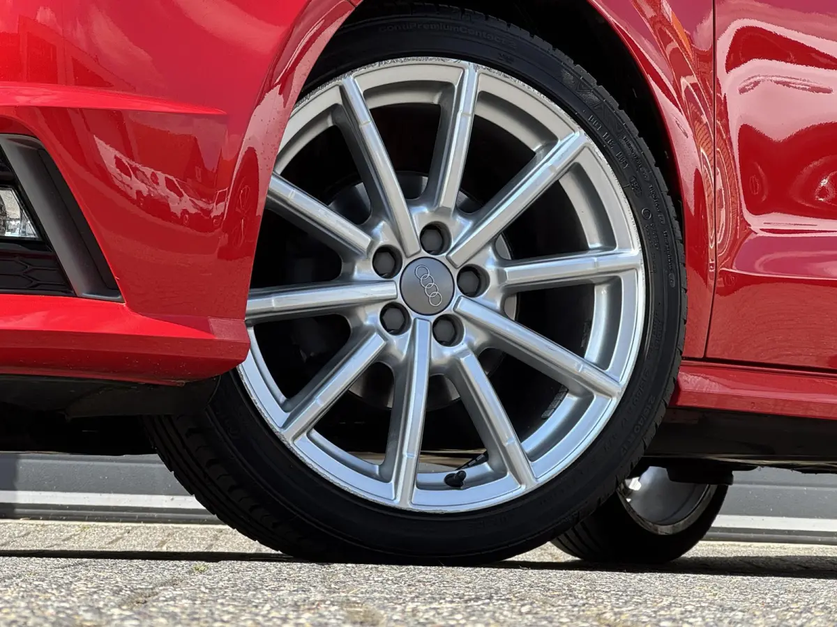 1.0 TFSI S-LINE SPORT 5-DEURS/NAVI/2-TONE/NL-AUTO