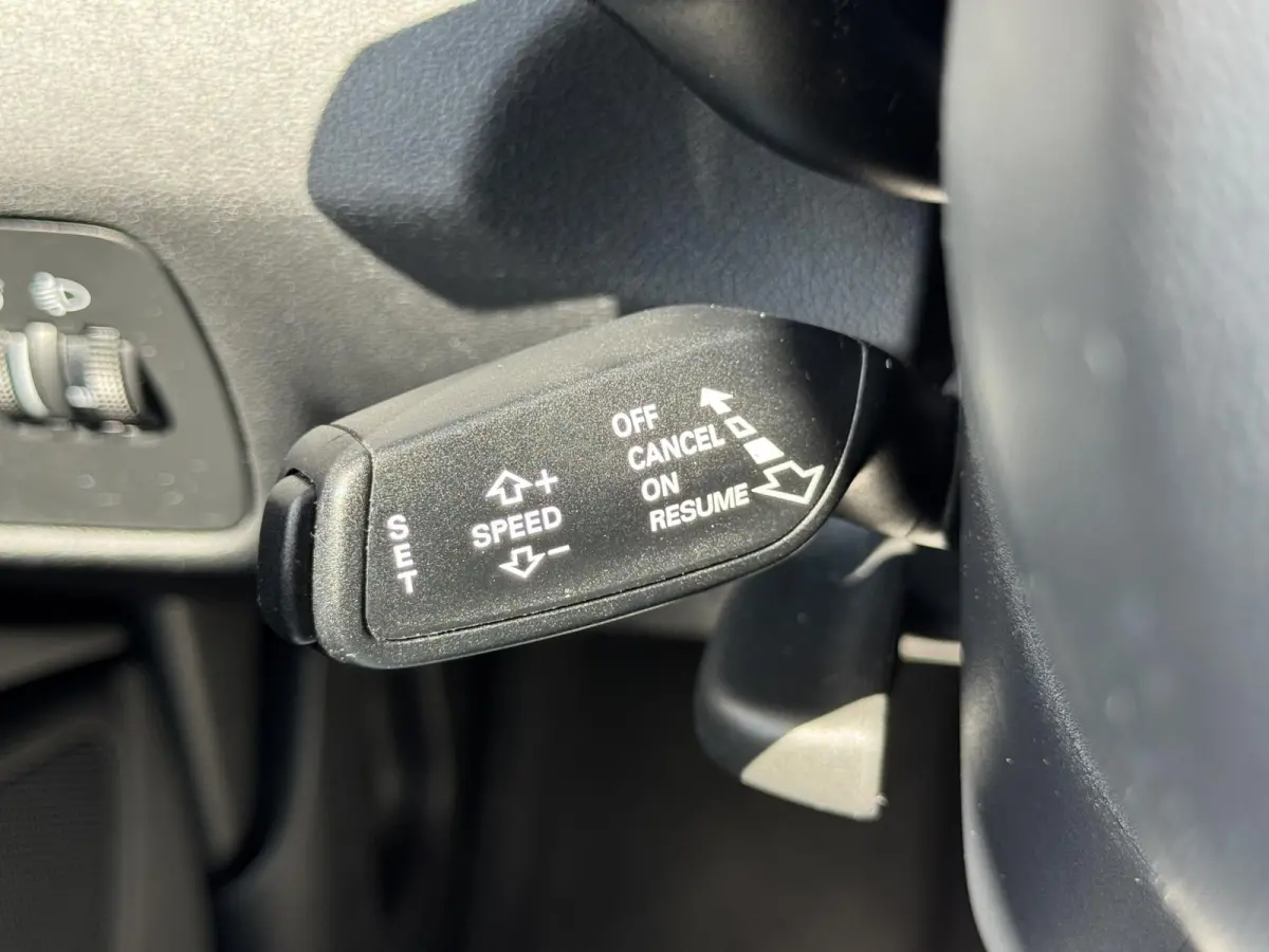 1.0 TFSI S-LINE SPORT 5-DEURS/NAVI/2-TONE/NL-AUTO