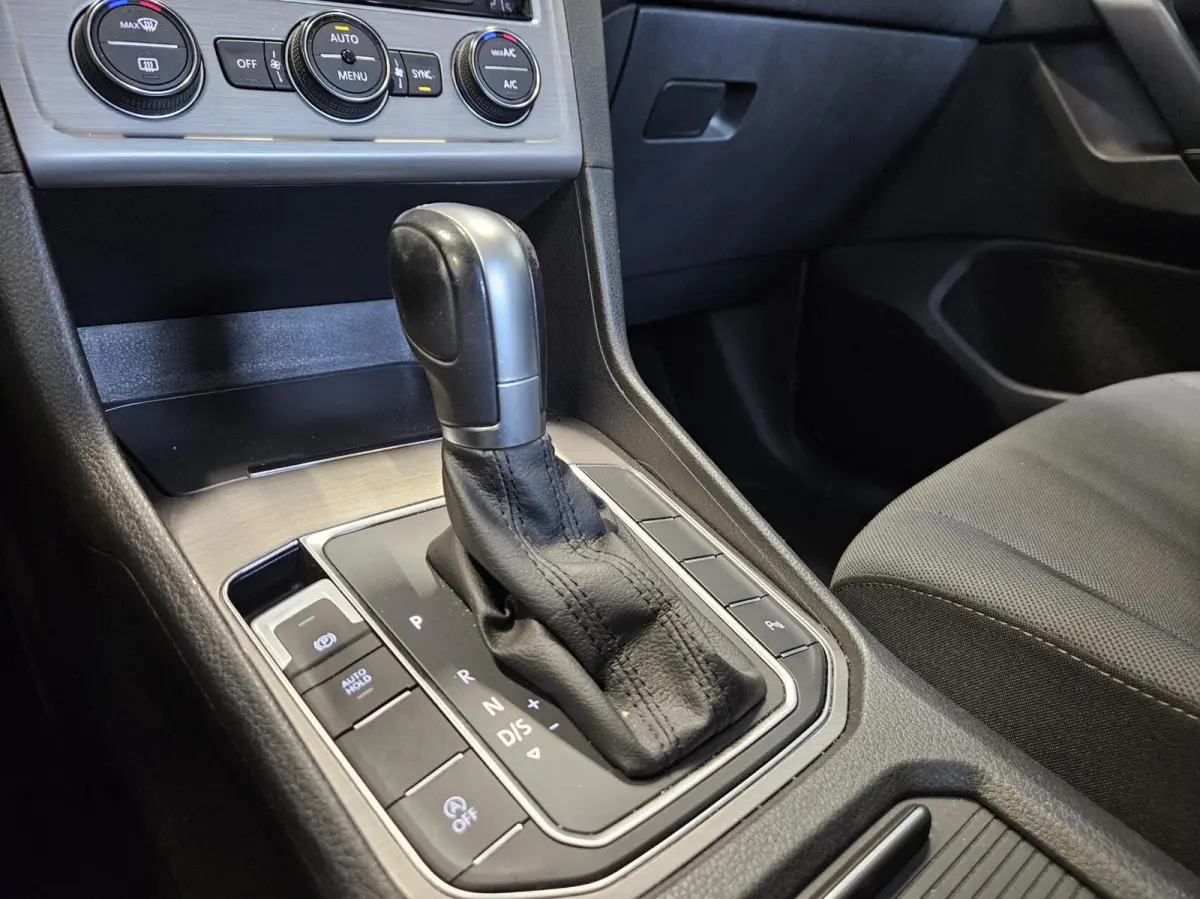1.0 TSI Comf-line Automaat | NAVI | CAMERA | NAP