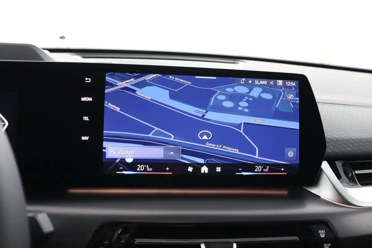 eDrive20 67 kWh M Sport Edition | SOH 100% | M Sport Pro | Trekhaak | Head-Up Display | Panoramadak | Elektrisch verstelbare stoelen | Driving Assistant Plus | Harman Kardon
