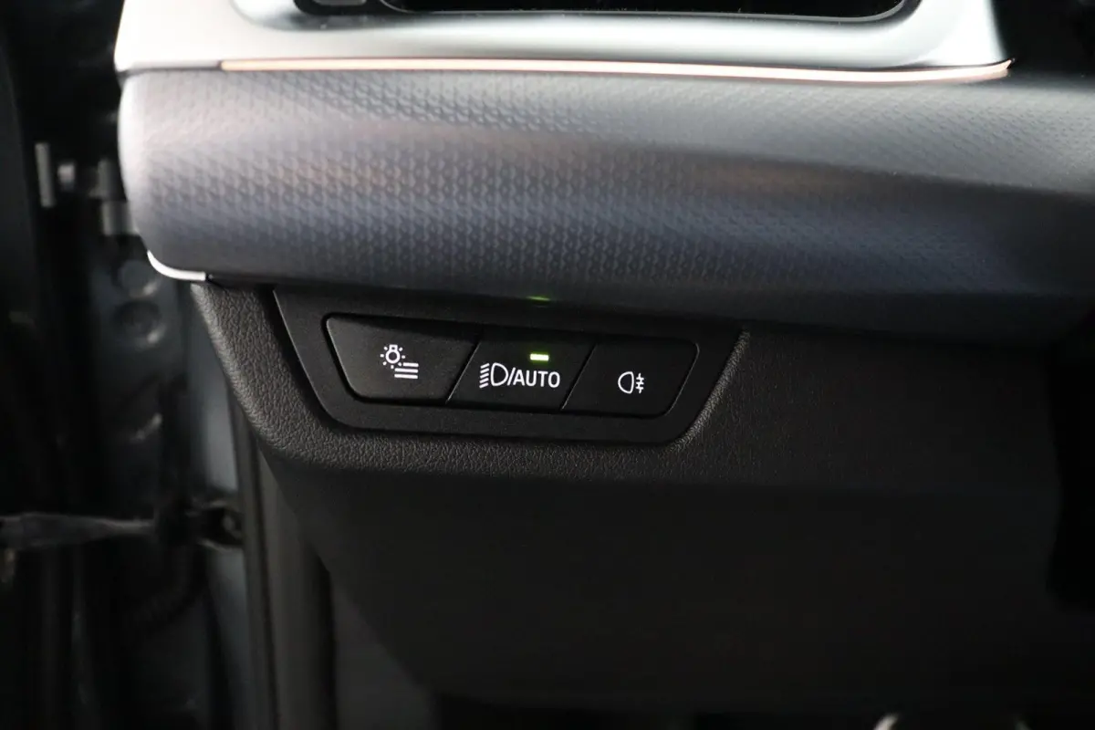 eDrive20 67 kWh M Sport Edition | SOH 100% | M Sport Pro | Trekhaak | Head-Up Display | Panoramadak | Elektrisch verstelbare stoelen | Driving Assistant Plus | Harman Kardon