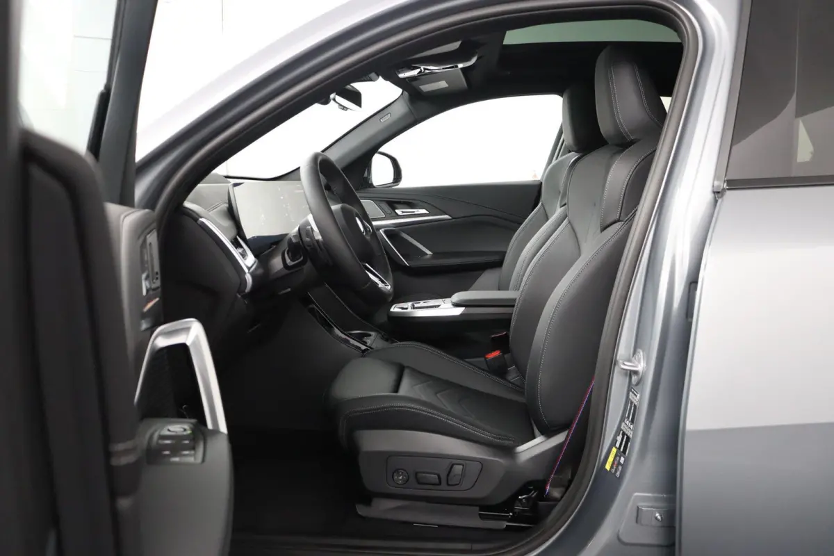 eDrive20 67 kWh M Sport Edition | SOH 100% | M Sport Pro | Trekhaak | Head-Up Display | Panoramadak | Elektrisch verstelbare stoelen | Driving Assistant Plus | Harman Kardon