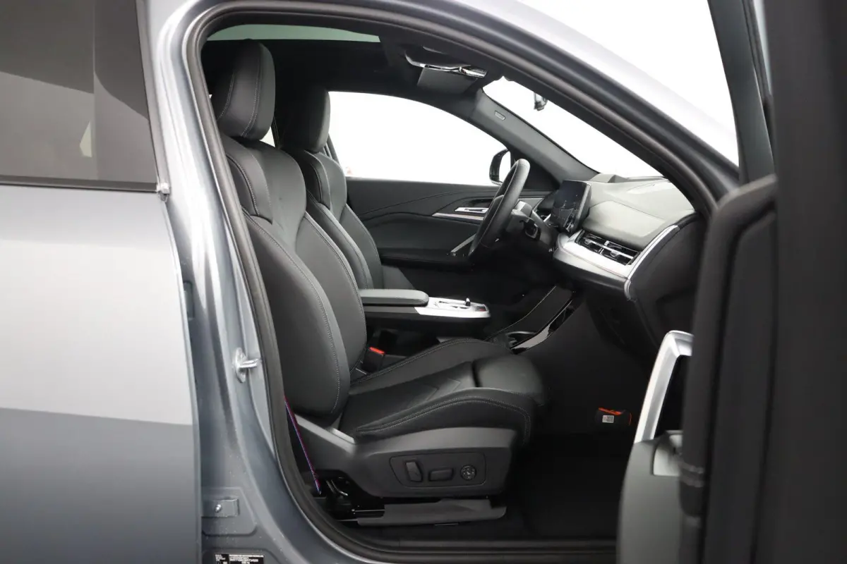 eDrive20 67 kWh M Sport Edition | SOH 100% | M Sport Pro | Trekhaak | Head-Up Display | Panoramadak | Elektrisch verstelbare stoelen | Driving Assistant Plus | Harman Kardon