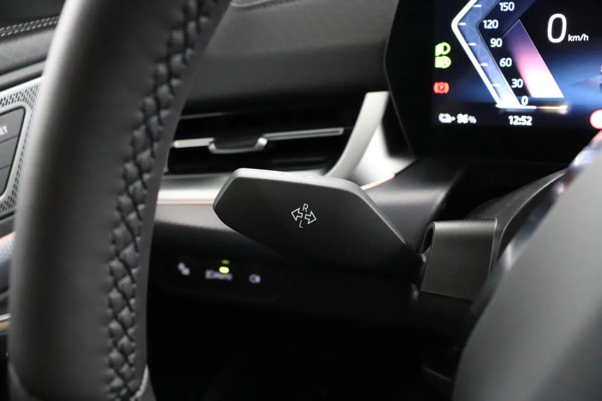 eDrive20 67 kWh M Sport Edition | SOH 100% | M Sport Pro | Trekhaak | Head-Up Display | Panoramadak | Elektrisch verstelbare stoelen | Driving Assistant Plus | Harman Kardon