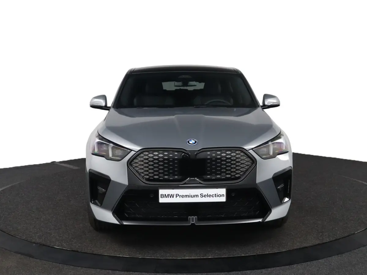 eDrive20 67 kWh M Sport Edition | SOH 100% | M Sport Pro | Trekhaak | Head-Up Display | Panoramadak | Elektrisch verstelbare stoelen | Driving Assistant Plus | Harman Kardon