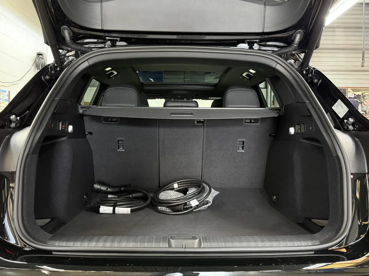 S edition performance 100 kWh 3x S-Line | Matrix LED | Pano | 360 Camera | Stoel verwarm. | ACC | Elektr. Trekhaak |