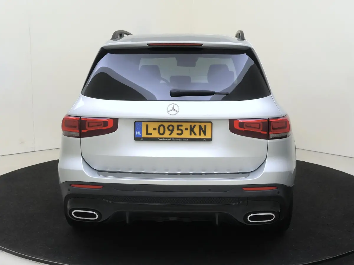 180 Business Solution AMG / Panoramadak/ Night/ Sfeerverlichting/ 19 inch