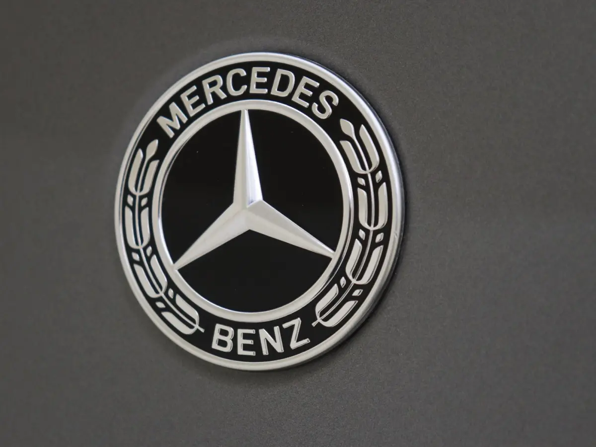 250 e Business Solution AMG / Premium Plus/ Panoramadak/ 19 inch/ Sfeerverlichting/ Head Up/ Memory