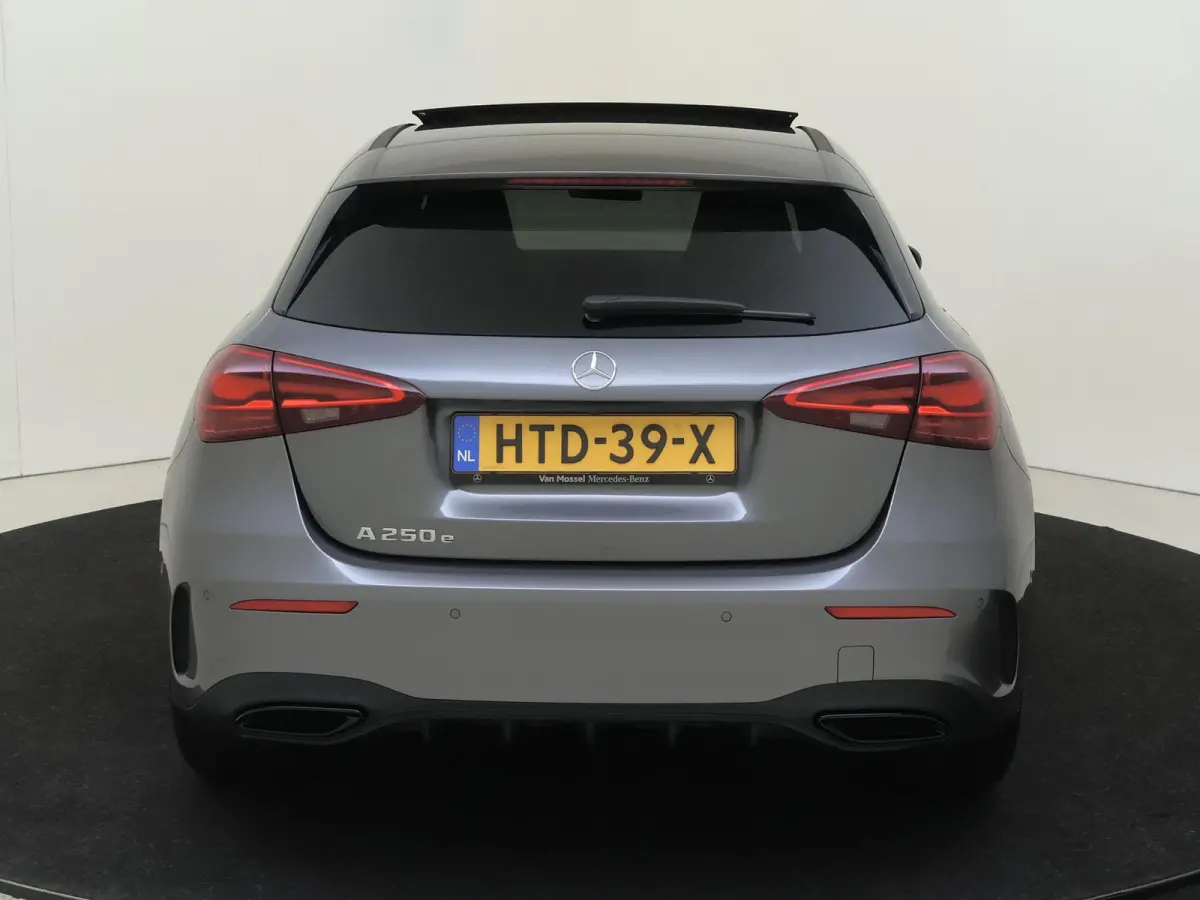250 e Business Solution AMG / Premium Plus/ Panoramadak/ 19 inch/ Sfeerverlichting/ Head Up/ Memory
