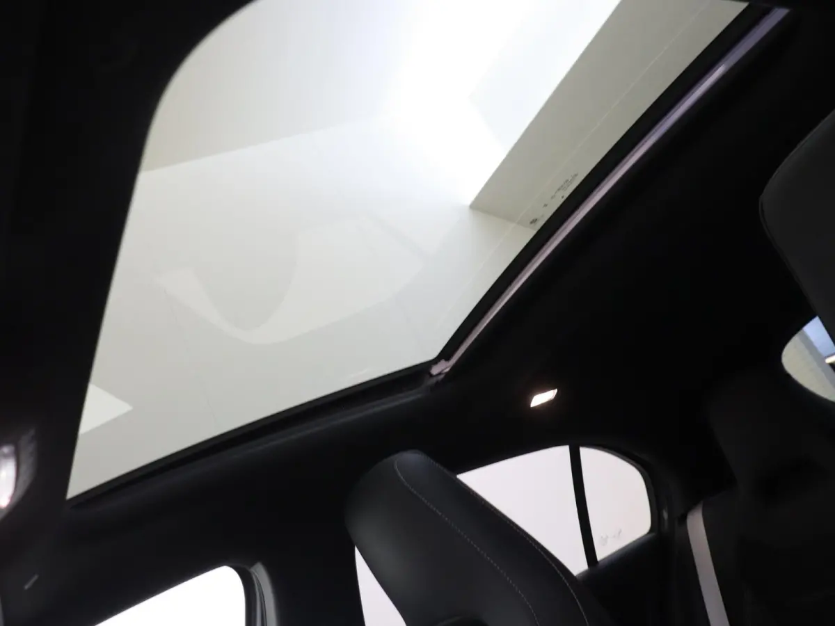 250 e Business Solution AMG / Premium Plus/ Panoramadak/ 19 inch/ Sfeerverlichting/ Head Up/ Memory