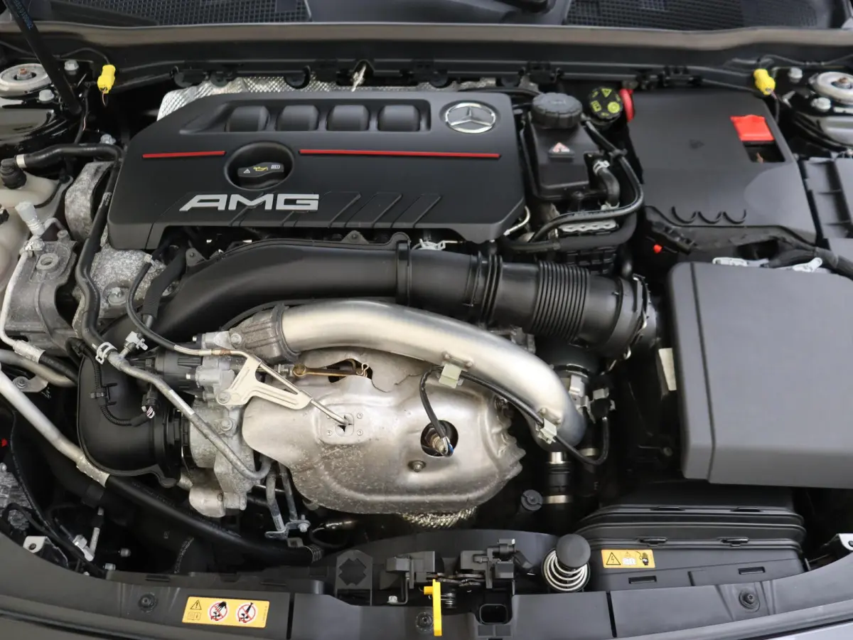 AMG 35 4MATIC / Panoramadak/ Night/ 19 inch/ Sfeerverlichting