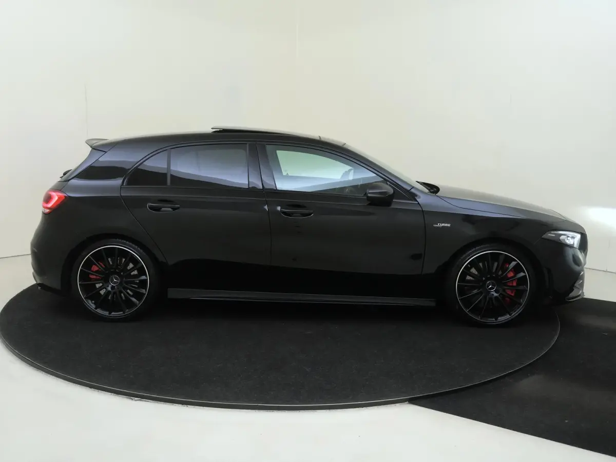 AMG 35 4MATIC / Panoramadak/ Night/ 19 inch/ Sfeerverlichting