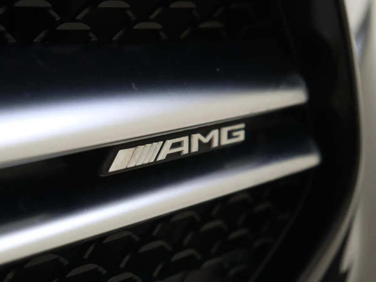AMG 35 4MATIC / Panoramadak/ Night/ 19 inch/ Sfeerverlichting