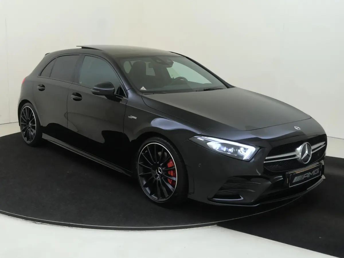 AMG 35 4MATIC / Panoramadak/ Night/ 19 inch/ Sfeerverlichting