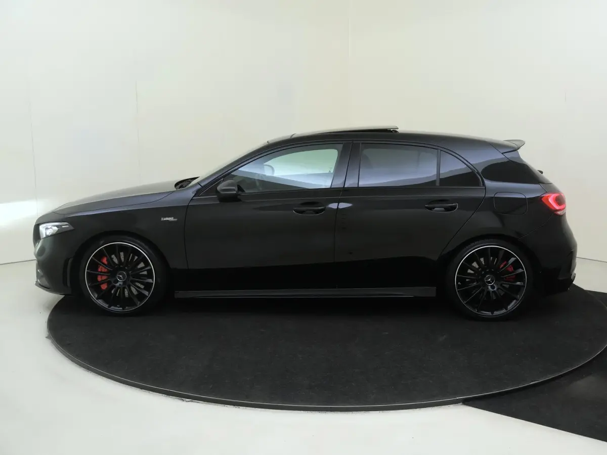 AMG 35 4MATIC / Panoramadak/ Night/ 19 inch/ Sfeerverlichting