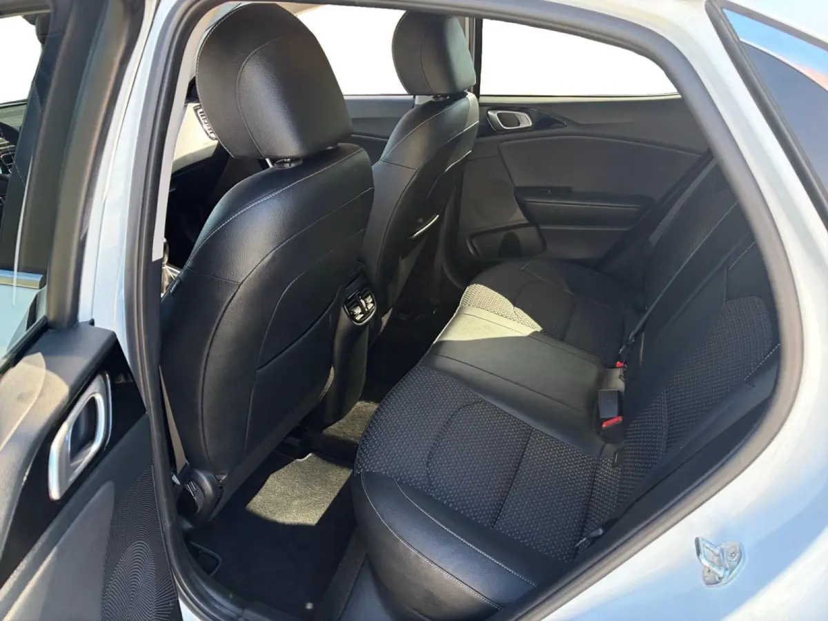 1.0 T-GDi DynamicPlusLine | Stoel- en stuurverwarming | Keyless entry/start | Achteruitrijcamera | Parkeersensoren achter | Apple/Android Carplay | Cruise control | Climate control | Navi