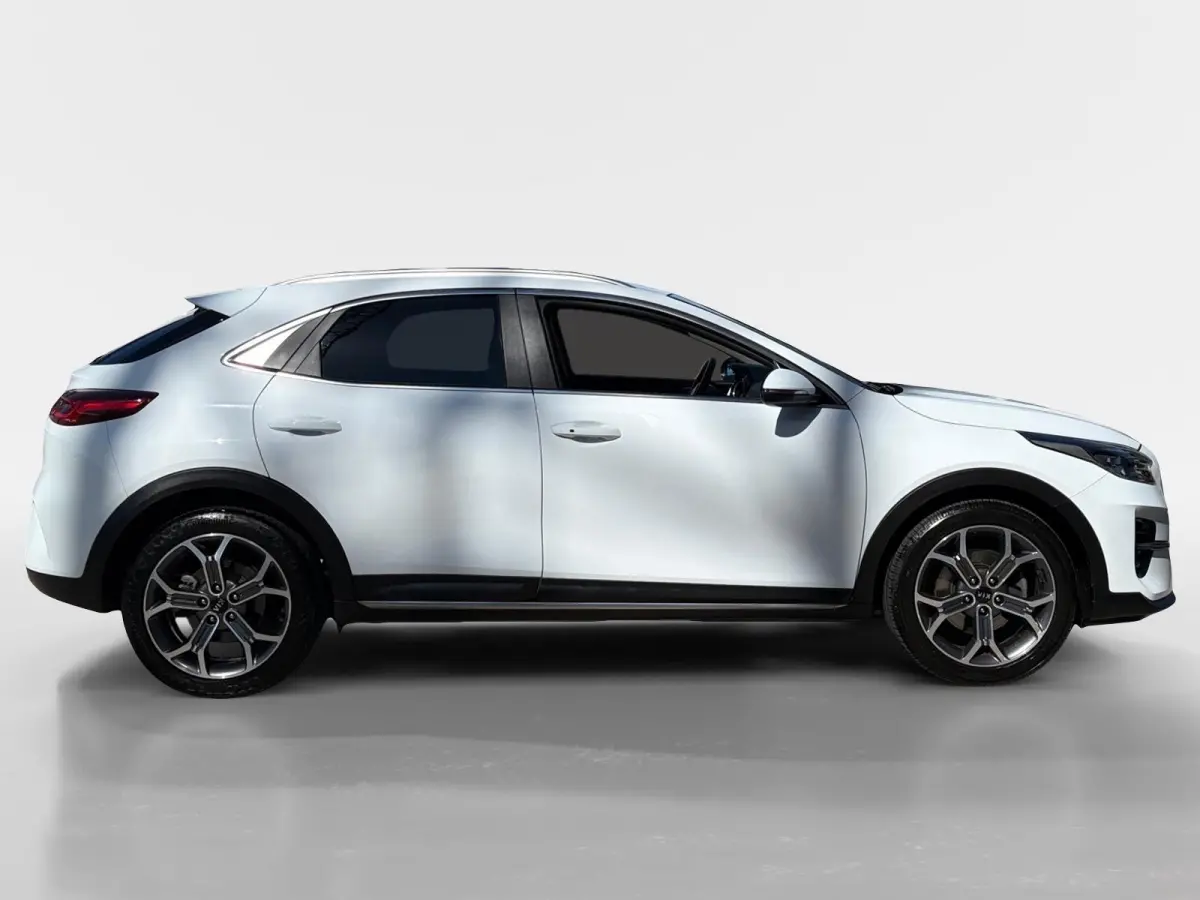 1.0 T-GDi DynamicPlusLine | Stoel- en stuurverwarming | Keyless entry/start | Achteruitrijcamera | Parkeersensoren achter | Apple/Android Carplay | Cruise control | Climate control | Navi