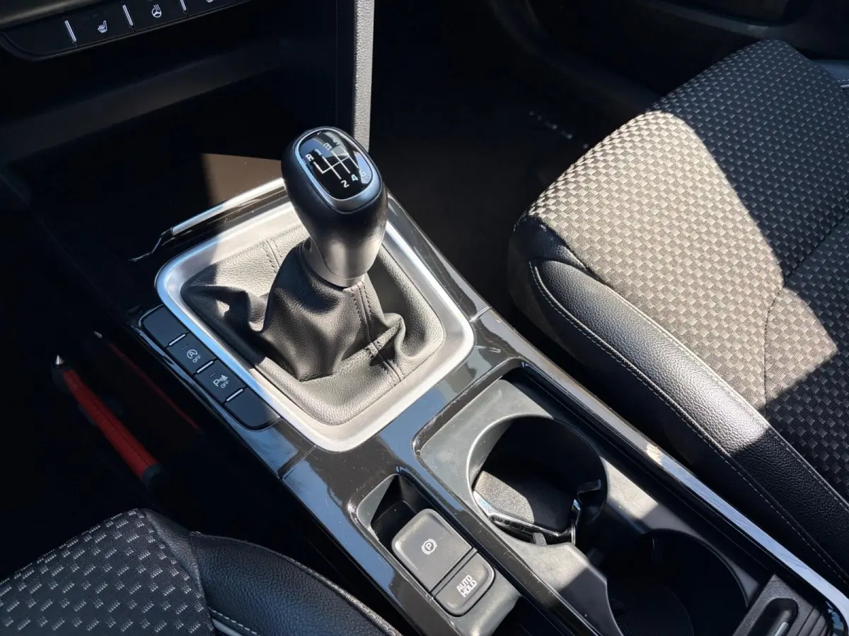 1.0 T-GDi DynamicPlusLine | Stoel- en stuurverwarming | Keyless entry/start | Achteruitrijcamera | Parkeersensoren achter | Apple/Android Carplay | Cruise control | Climate control | Navi
