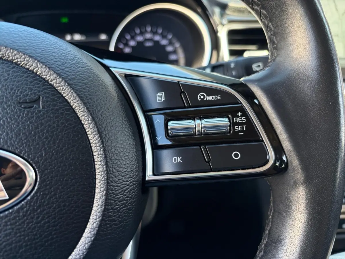 1.0 T-GDi DynamicPlusLine | Stoel- en stuurverwarming | Keyless entry/start | Achteruitrijcamera | Parkeersensoren achter | Apple/Android Carplay | Cruise control | Climate control | Navi