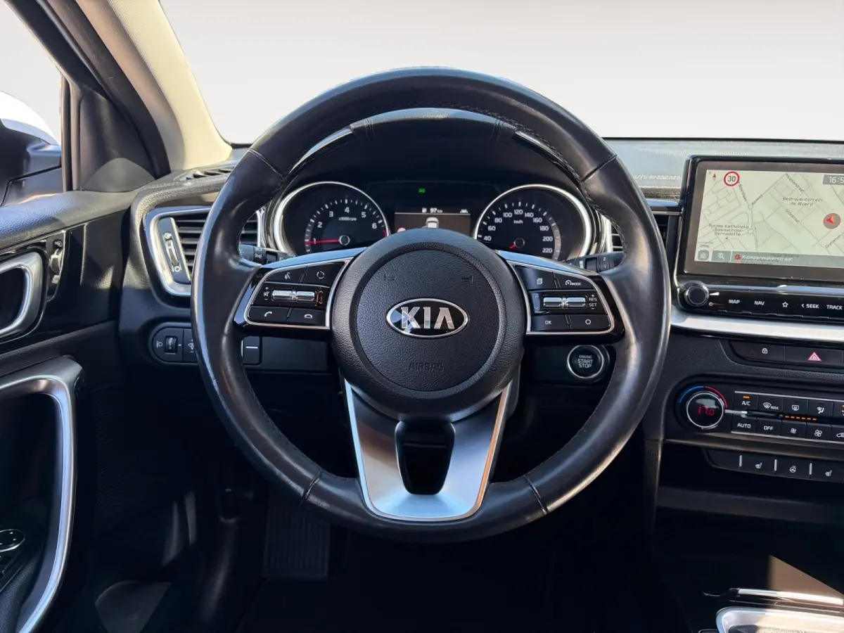 1.0 T-GDi DynamicPlusLine | Stoel- en stuurverwarming | Keyless entry/start | Achteruitrijcamera | Parkeersensoren achter | Apple/Android Carplay | Cruise control | Climate control | Navi