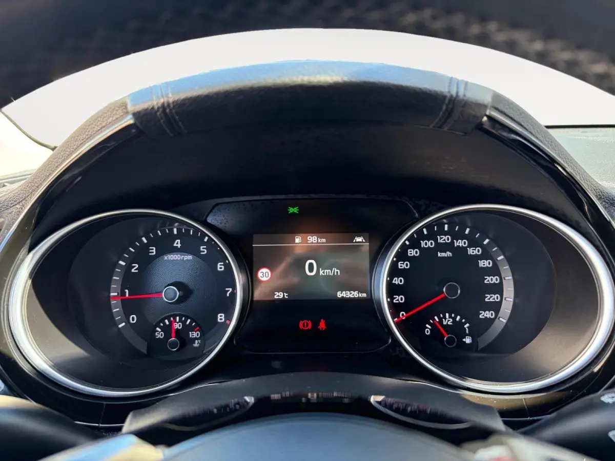 1.0 T-GDi DynamicPlusLine | Stoel- en stuurverwarming | Keyless entry/start | Achteruitrijcamera | Parkeersensoren achter | Apple/Android Carplay | Cruise control | Climate control | Navi