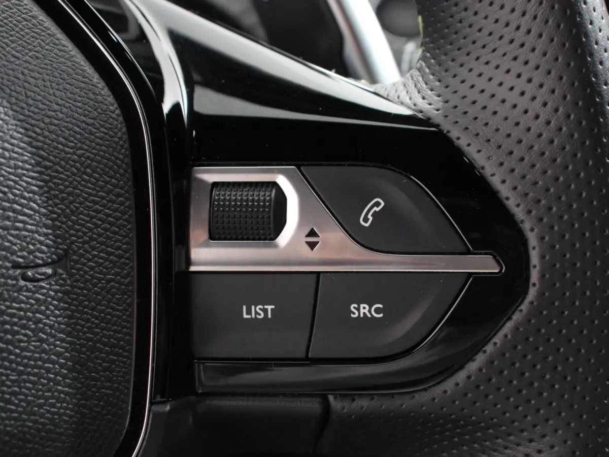 1.2 PureTech 130pk Automaat Allure Navigatie Climate Control Camera 360 Dab Led Lichtmetalen Velgen Parkeer sensoren Cruise Control Adaptive Stoelverwarming