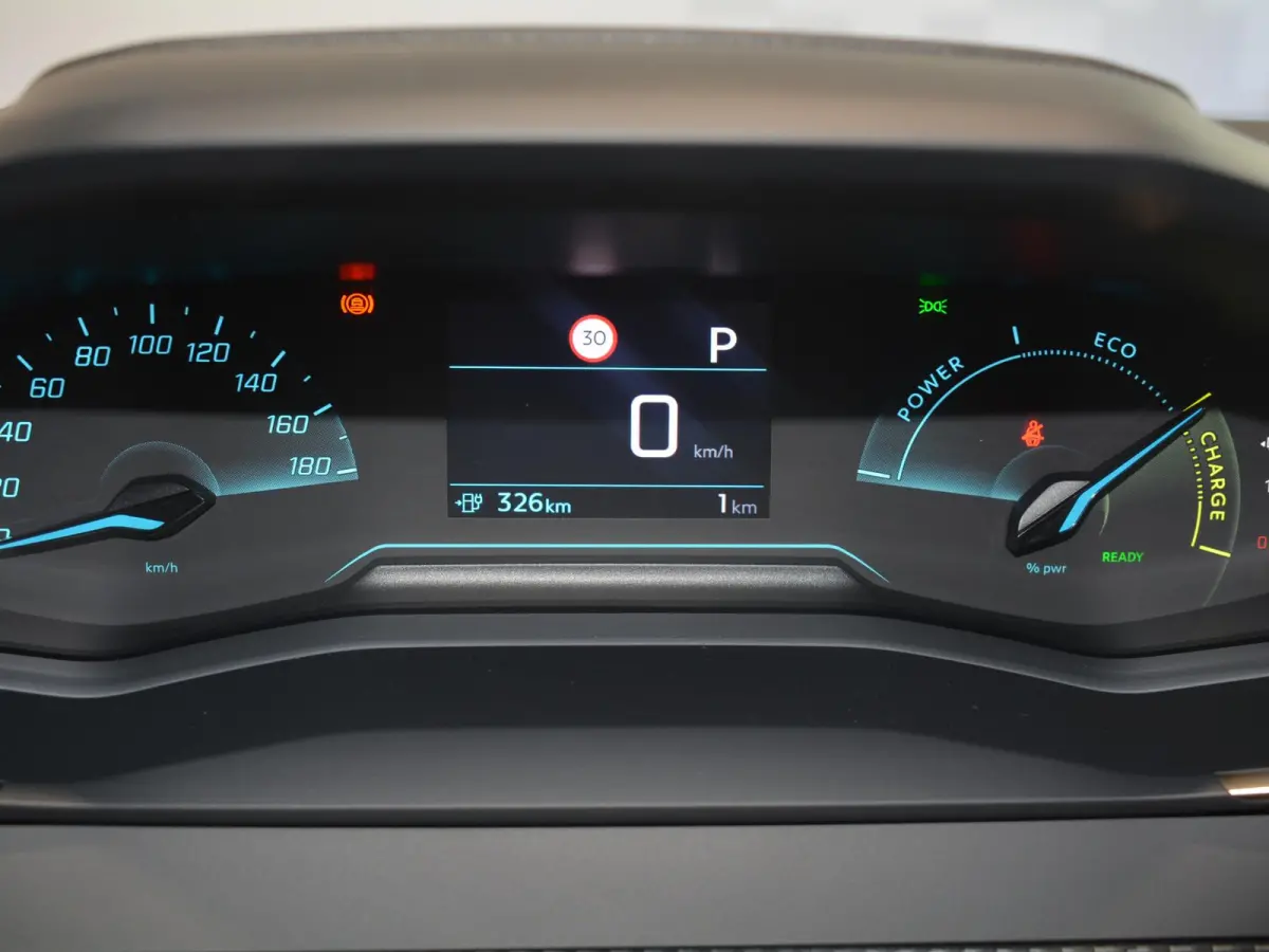 EV Style Avantage 54 kWh | Navigatie | Camera | Parkeersensoren