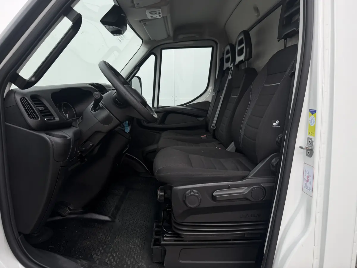 72C18 3.0 Automaat Luchtvering Dubbellucht 1000kg Laadklep Bakwagen Meubelbak Koffer