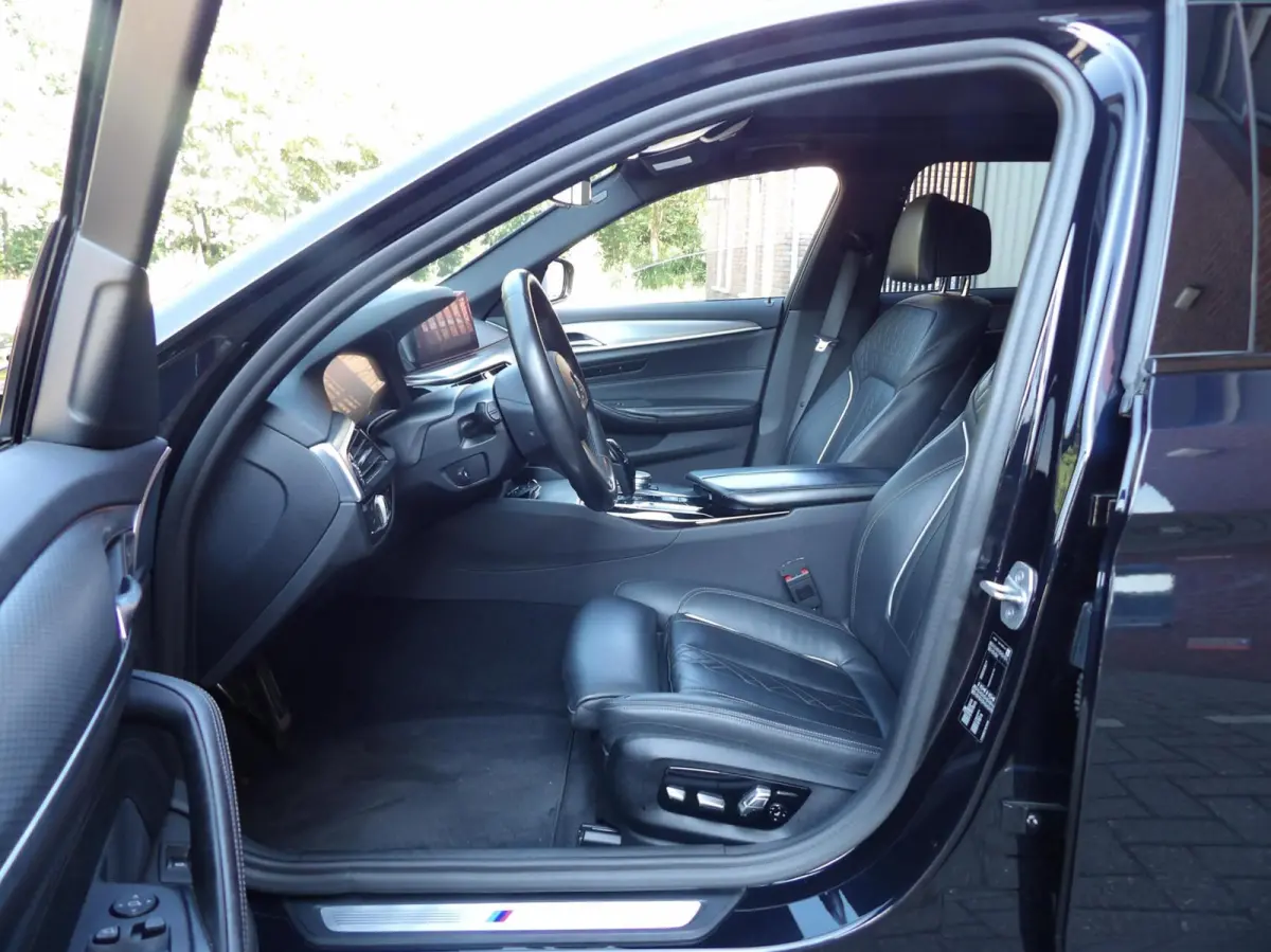 530i High Executive M-SPORT 2019 NL AUTO 64855km NAPPA PANO 20 inch TOPSTAAT