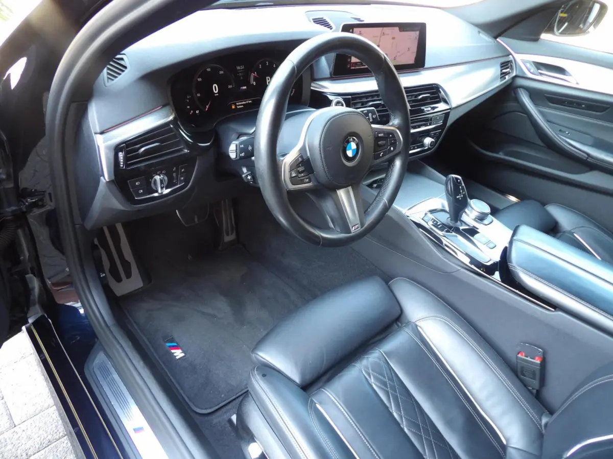 530i High Executive M-SPORT 2019 NL AUTO 64855km NAPPA PANO 20 inch TOPSTAAT