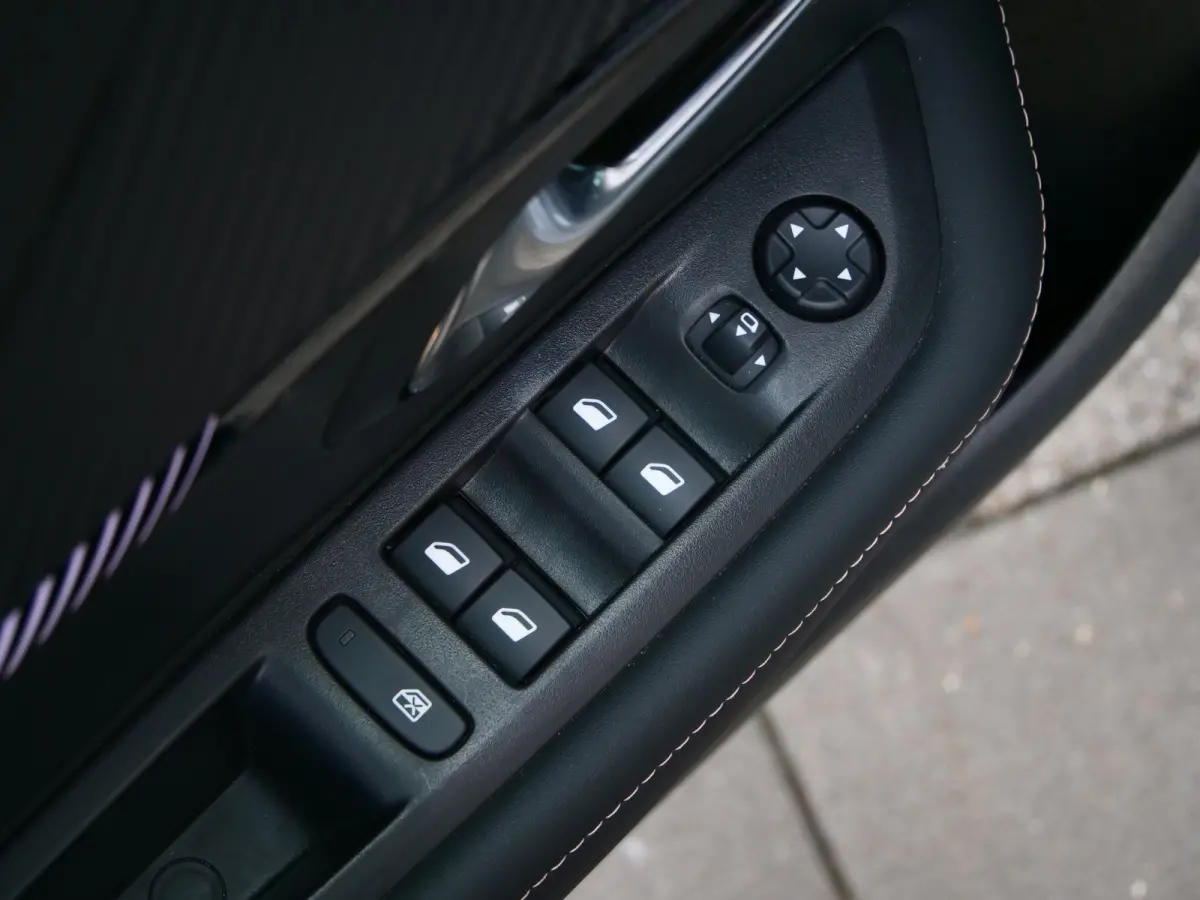 1.2 Hybrid 110 e-DCS6 Allure 110 Pk Automaat Apple Carplay / DAB / PDC