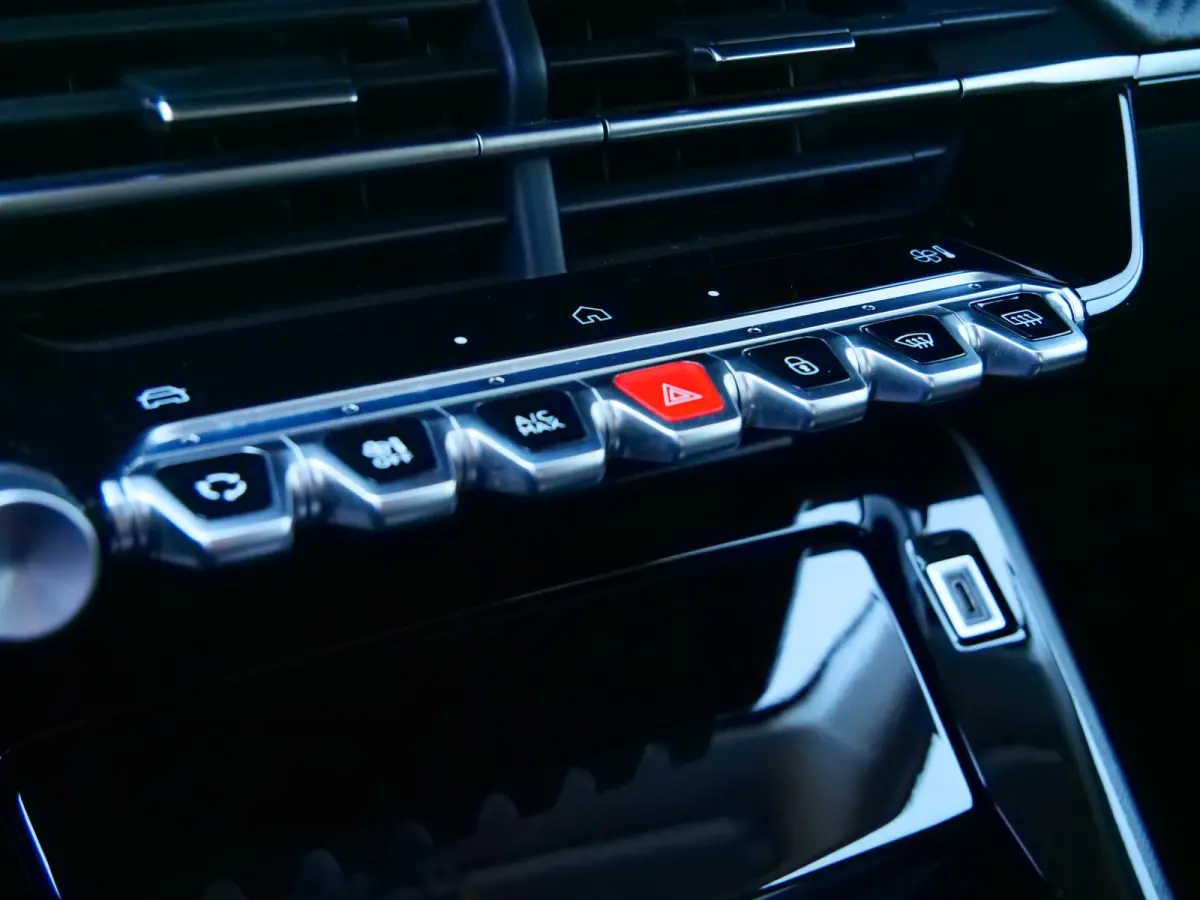 1.2 Hybrid 110 e-DCS6 Allure 110 Pk Automaat Apple Carplay / DAB / PDC